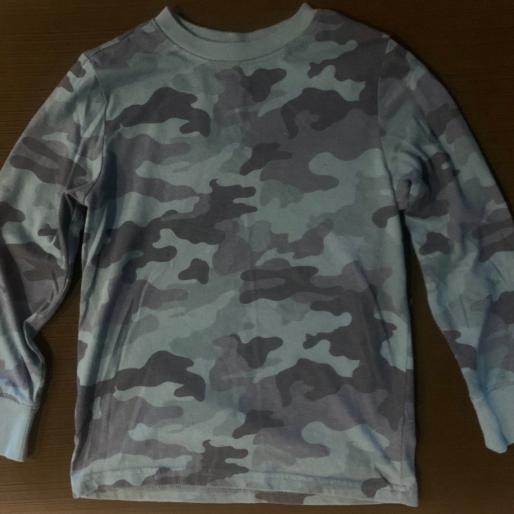 Cat & Jack boy's long sleeve camo shirt